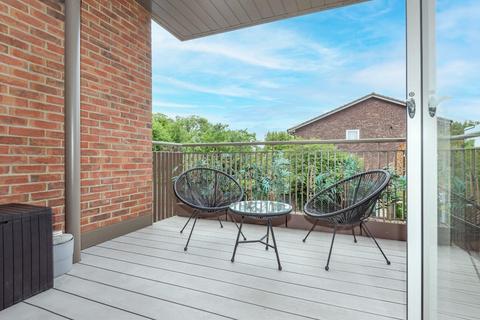 2 bedroom flat for sale, Harold Road, Crystal Palace, London, SE19