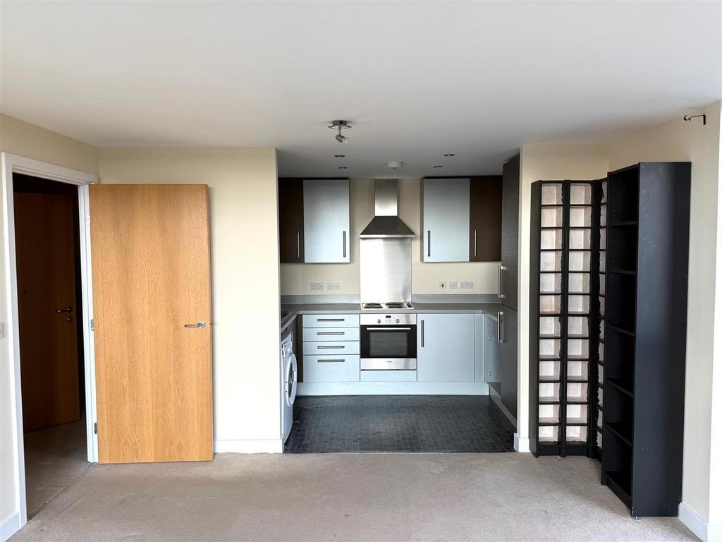 Lounge & Kitchen