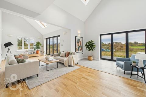 4 bedroom chalet for sale, Mitchells Yard, Mill Road, Winfarthing, Diss