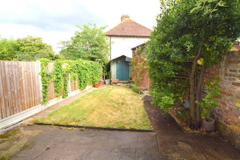 3 bedroom terraced house to rent, Dickerage Road, KT3