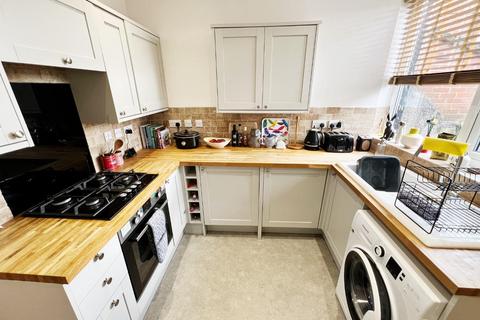 2 bedroom terraced house for sale, Church Street, Helmington Row, Crook