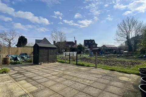 2 bedroom terraced bungalow for sale, Chinnocks, Sturminster Newton