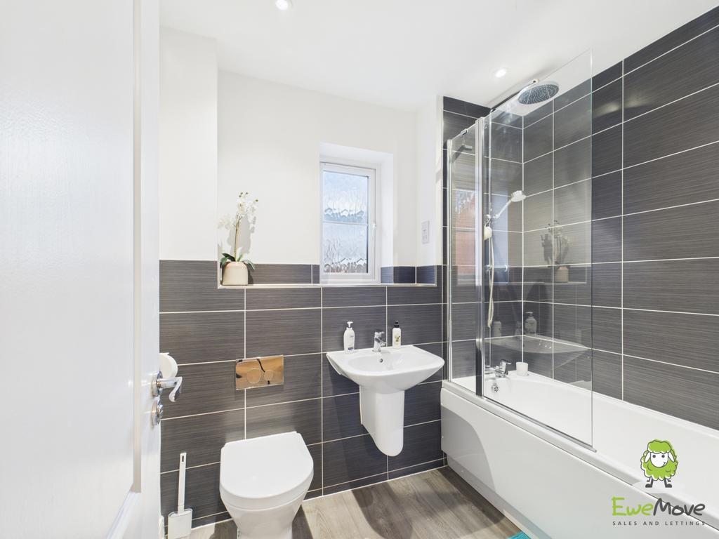 Ewe Move Estate Agents Basingstoke - Longwood Copse