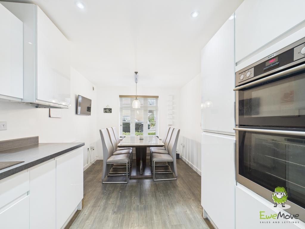 Ewe Move Estate Agents Basingstoke - Longwood Copse