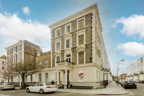 Studio to rent, Castletown Road, Barons Court, London, W14