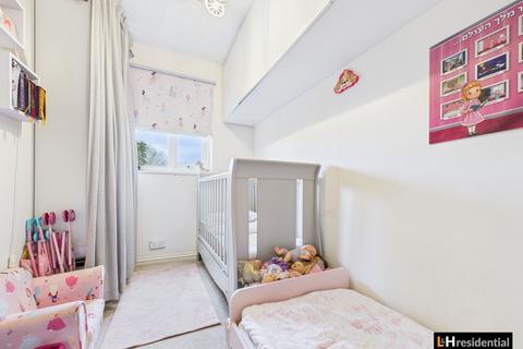 2 bedroom flat for sale, Kensington Way, Borehamwood WD6