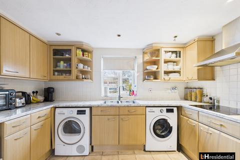 undefined, Kensington Way, Borehamwood WD6