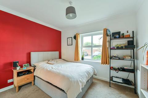 undefined, Appleton Square, Mitcham, CR4