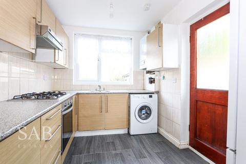 3 bedroom semi-detached house to rent, Tangmere Gardens, Northolt, UB5