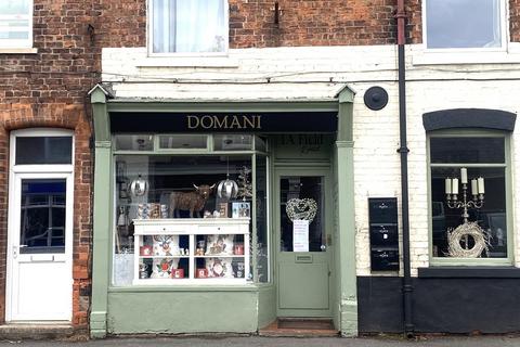 Shop to rent - Field Road, Thorne, Doncaster