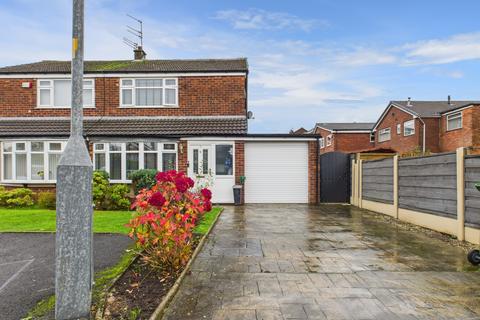 3 bedroom semi-detached house for sale, Charnwood Close, Ashton-under-Lyne, OL6 8UP