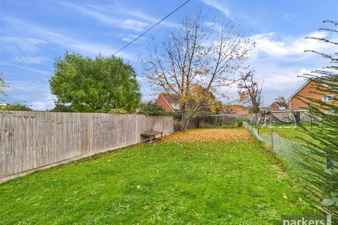 undefined, Pennfields, Reading RG10