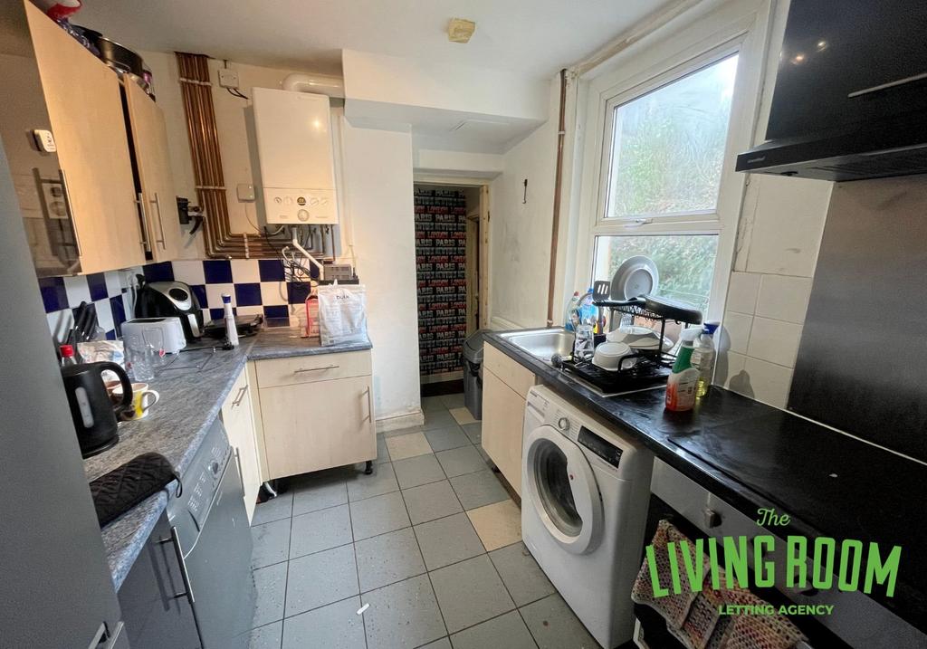 Kitchen (2)