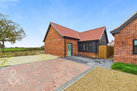 4 bedroom chalet for sale, Mitchells Yard, Mill Road, Winfarthing, Diss