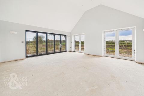 4 bedroom chalet for sale, Mitchells Yard, Mill Road, Winfarthing, Diss
