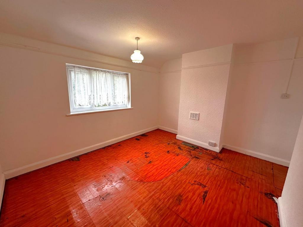 Grace road bedroom 3.JPG