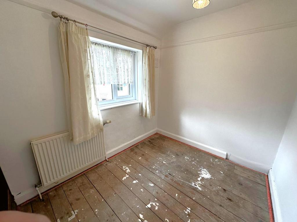 Grace road bedroom 4.JPG