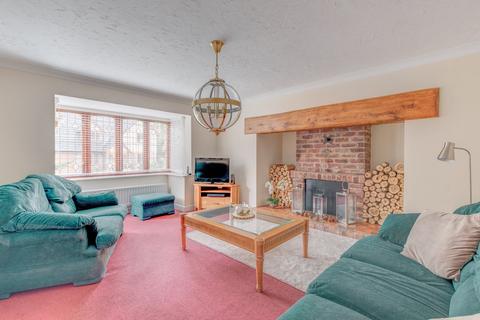 4 bedroom detached house for sale, Claverdon Close, Hunt End, Redditch, B97