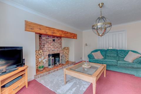 4 bedroom detached house for sale, Claverdon Close, Hunt End, Redditch, B97