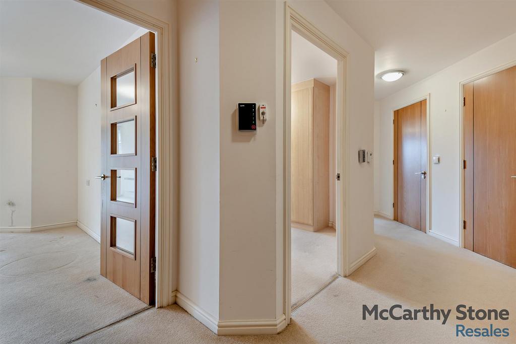 8670688-interior16-800.jpg