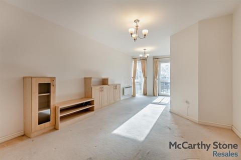 2 bedroom apartment for sale, Farringford Court, Avenue Road, Lymington, Hampshire, SO41 9PA