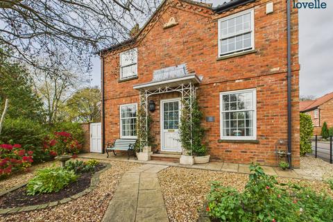 3 bedroom detached house for sale, Caistor Road, Market Rasen, LN8