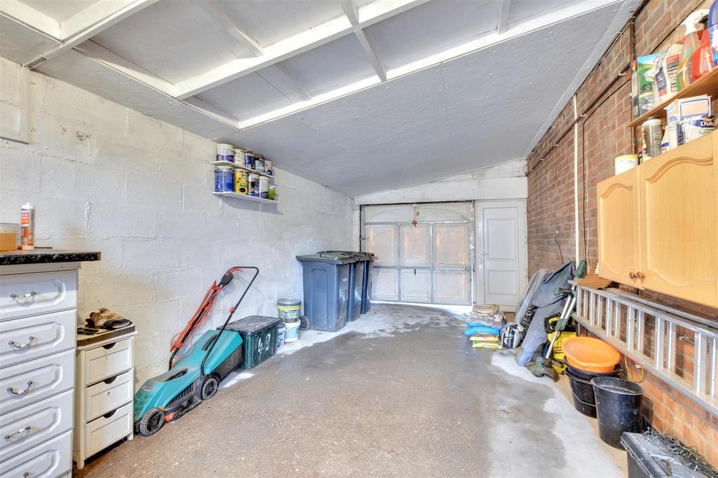 Garage.jpeg