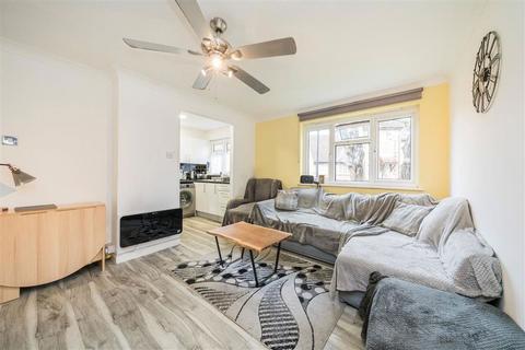 2 bedroom maisonette for sale, Bertrand Way, London SE28
