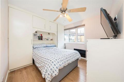 2 bedroom maisonette for sale, Bertrand Way, London SE28
