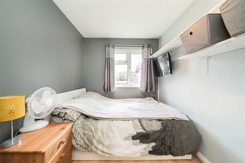 2 bedroom maisonette for sale, Bertrand Way, London SE28