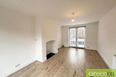 3 bedroom semi-detached house to rent, Ruskin Road, Bury M25