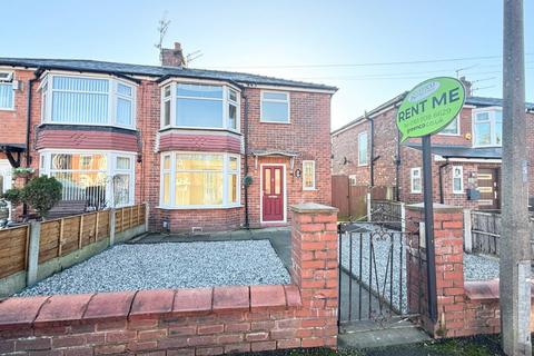 3 bedroom semi-detached house to rent, Ruskin Road, Bury M25