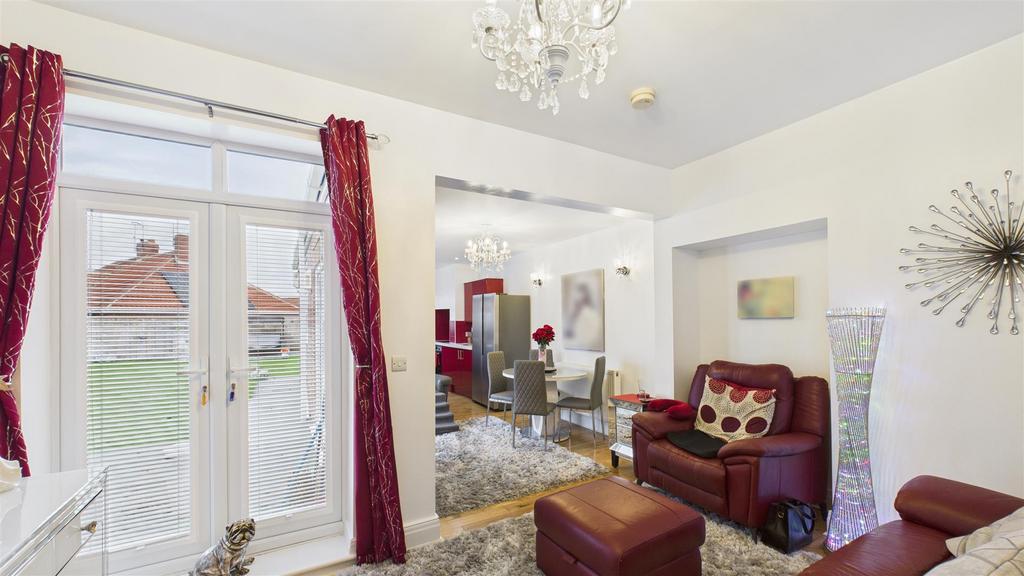 Open Plan Living Area &amp; Dining Kitchen