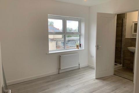 6 bedroom house to rent, Clive Road