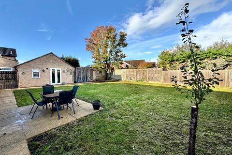 undefined, Pound Gate Drive, Titchfield Common