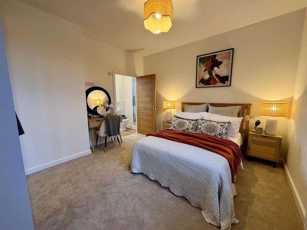 Bedroom 1a.jpg