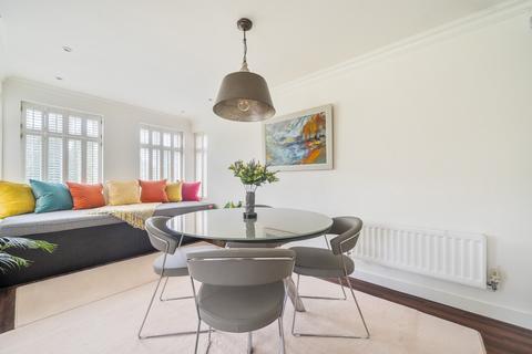 15 Beacon Crescent, Hindhead, GU26 6UG