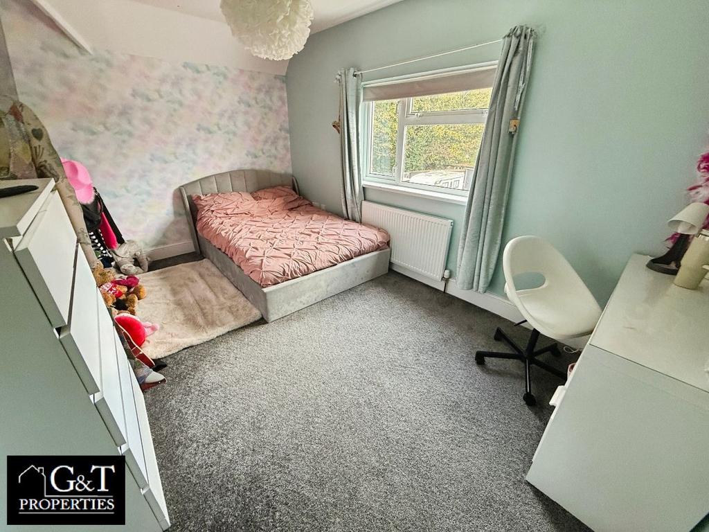 Second bedroom