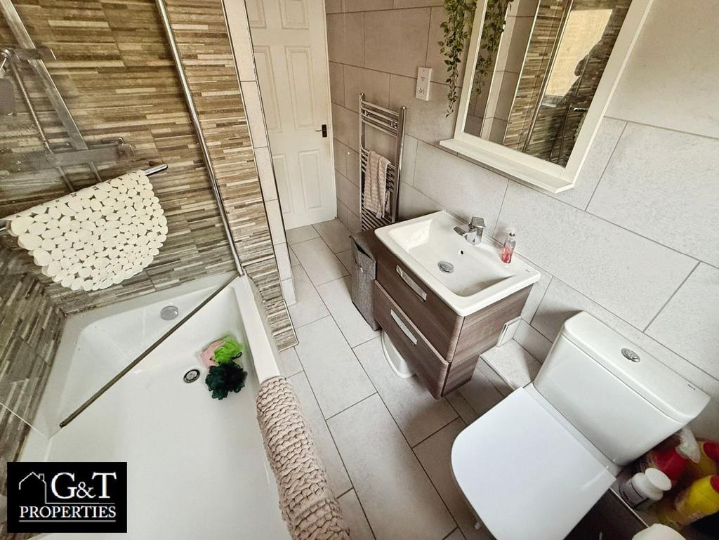 Family bathroom