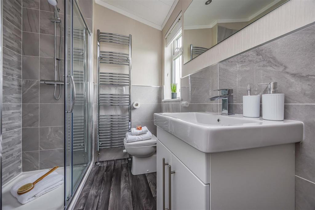 Plot 17 Littlehampton Marina-Small-Portico Marketin