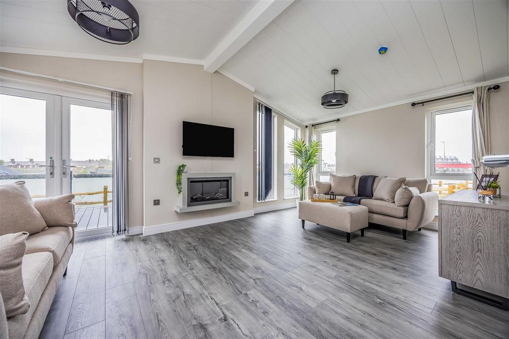 Plot 17 Littlehampton Marina-Small-Portico Marketin