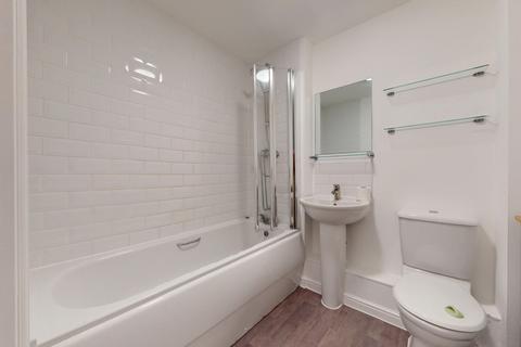 2 bedroom apartment to rent, Broadview Close, Ashford, TN25 7AQ