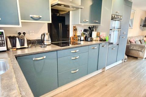 3 bedroom terraced house for sale, Gainsborough Walk, Tewkesbury GL20
