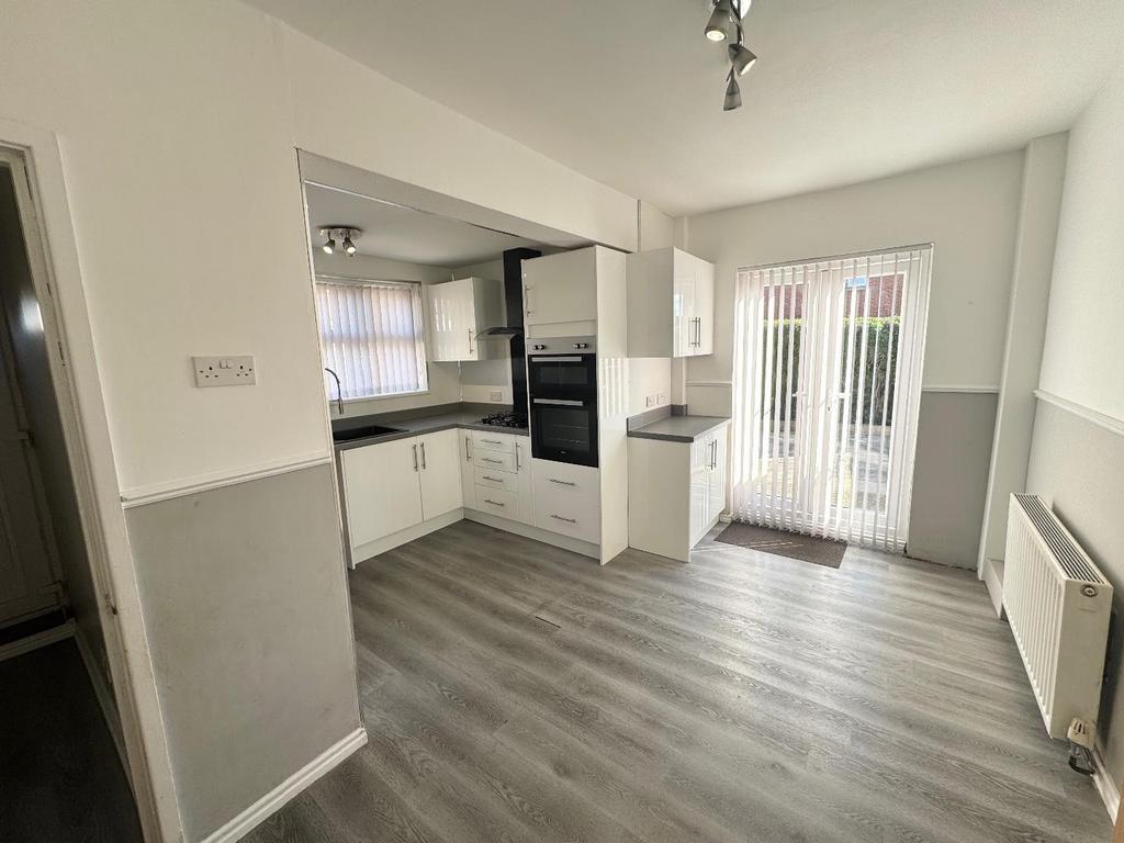 Dining kitchen
