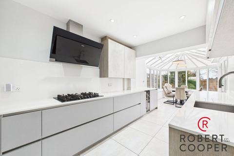 4 bedroom semi-detached house to rent, Coombe Drive, Ruislip, HA4