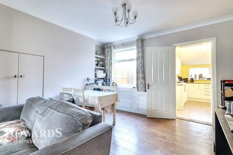 2 bedroom semi-detached house for sale, Kimberley Road, Lowestoft