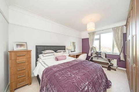 undefined, Woolwich Road, London, SE2