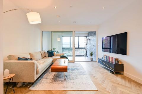 2 bedroom flat to rent, Lanthorn Court, LONDON E3