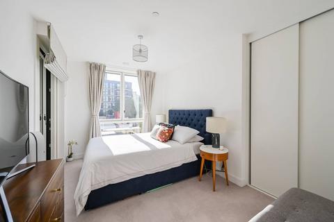 2 bedroom flat to rent, Lanthorn Court, LONDON E3