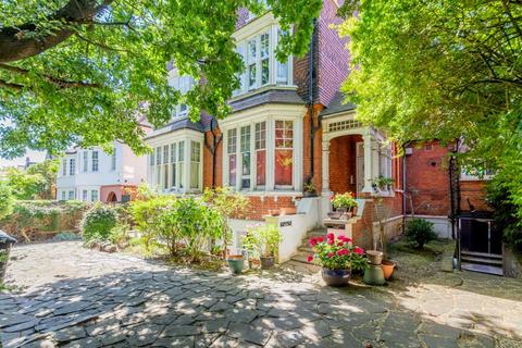 undefined, Ferncroft Avenue, London NW3